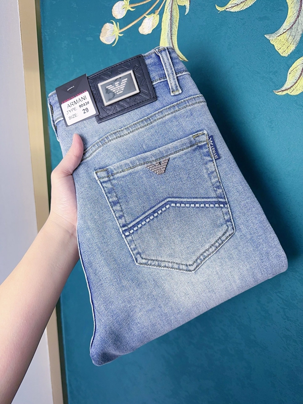 ブランドジーンズ正面デザイン